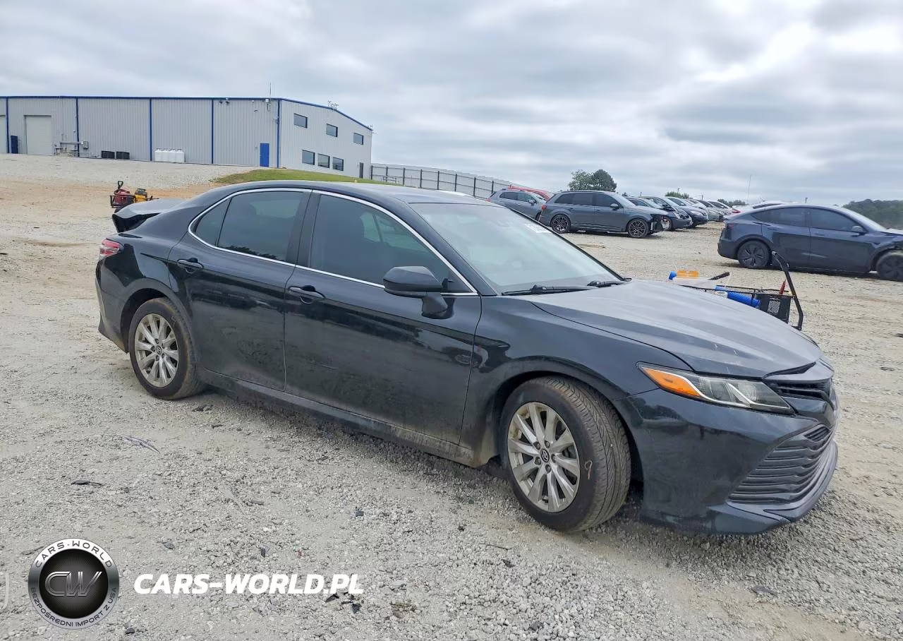 2020 Toyota Camry Le VIN:4T1C11AK3LU887618 - 4