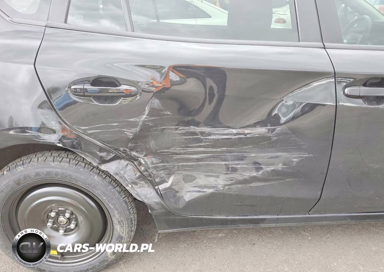 2018 Subaru Impreza VIN:4S3GTAA69J3701330 - 10
