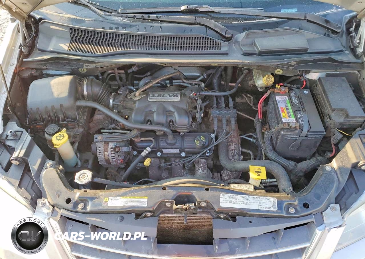 2010 Chrysler Town & Country Touring VIN:2A4RR5D15AR229160 - 12