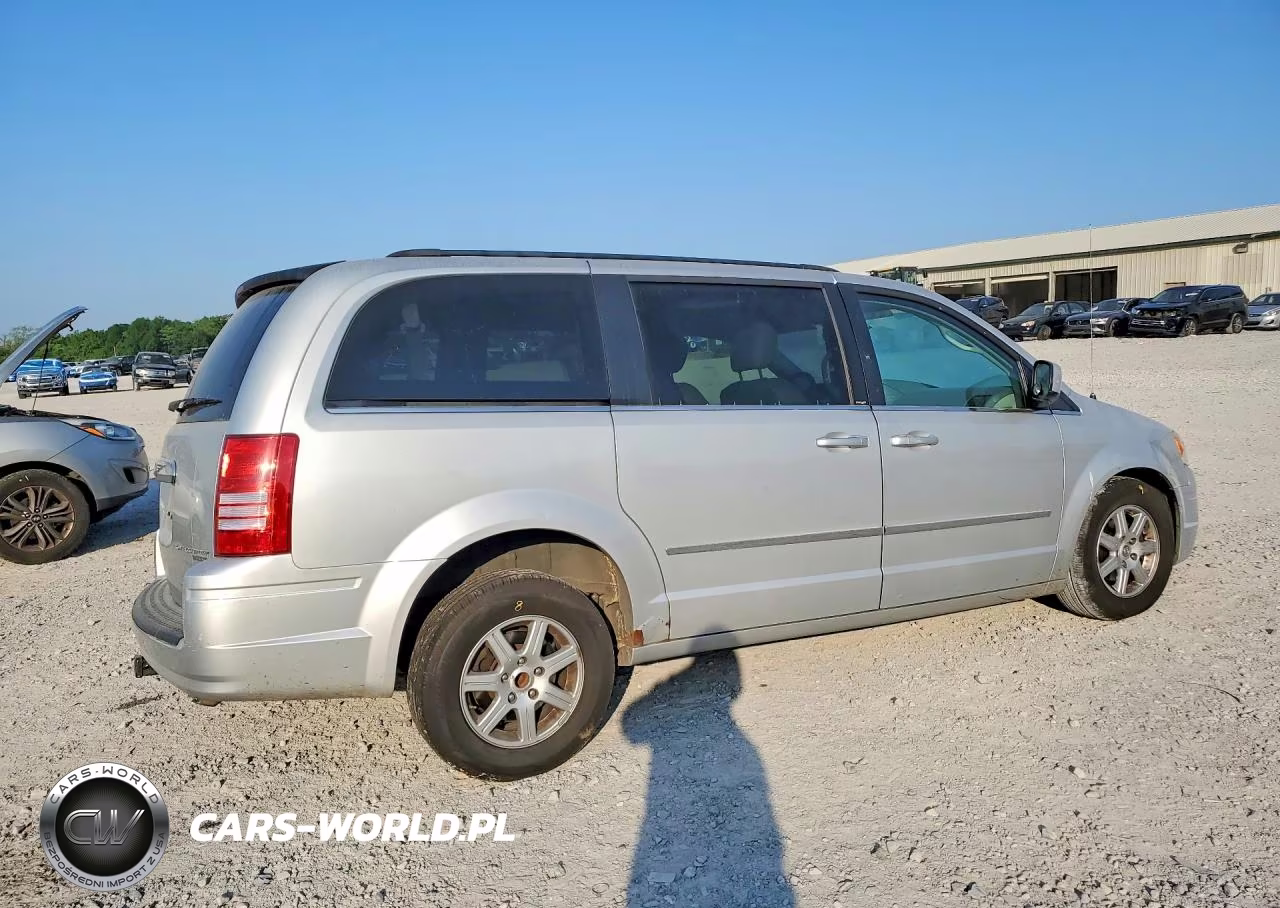 2010 Chrysler Town & Country Touring VIN:2A4RR5D15AR229160 - 3