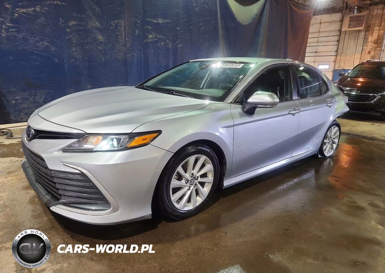 2023 Toyota Camry Le – zdjęcie 1 z 12