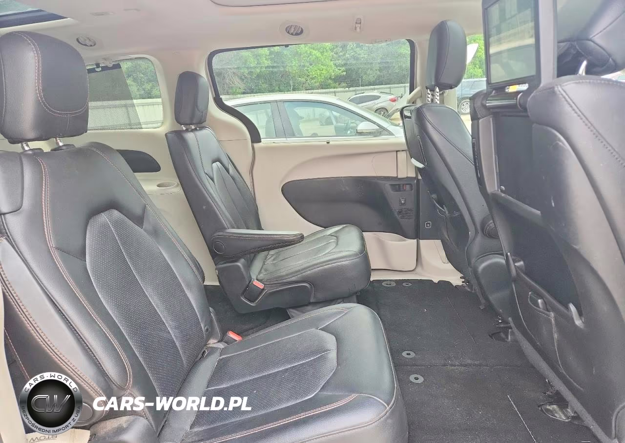 2019 Chrysler Pacifica Touring L Plus VIN:2C4RC1EG3KR604905 - 11