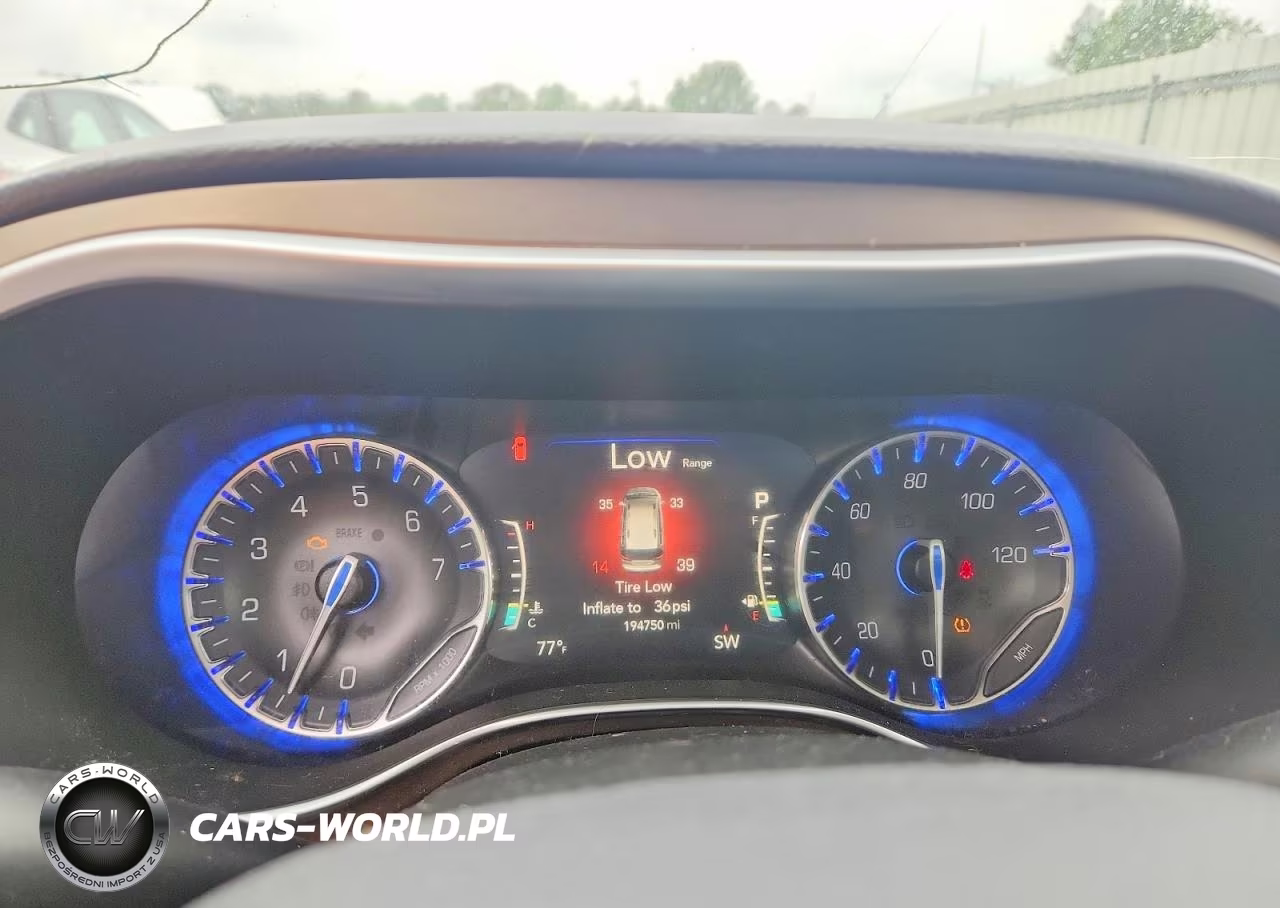 2019 Chrysler Pacifica Touring L Plus VIN:2C4RC1EG3KR604905 - 9