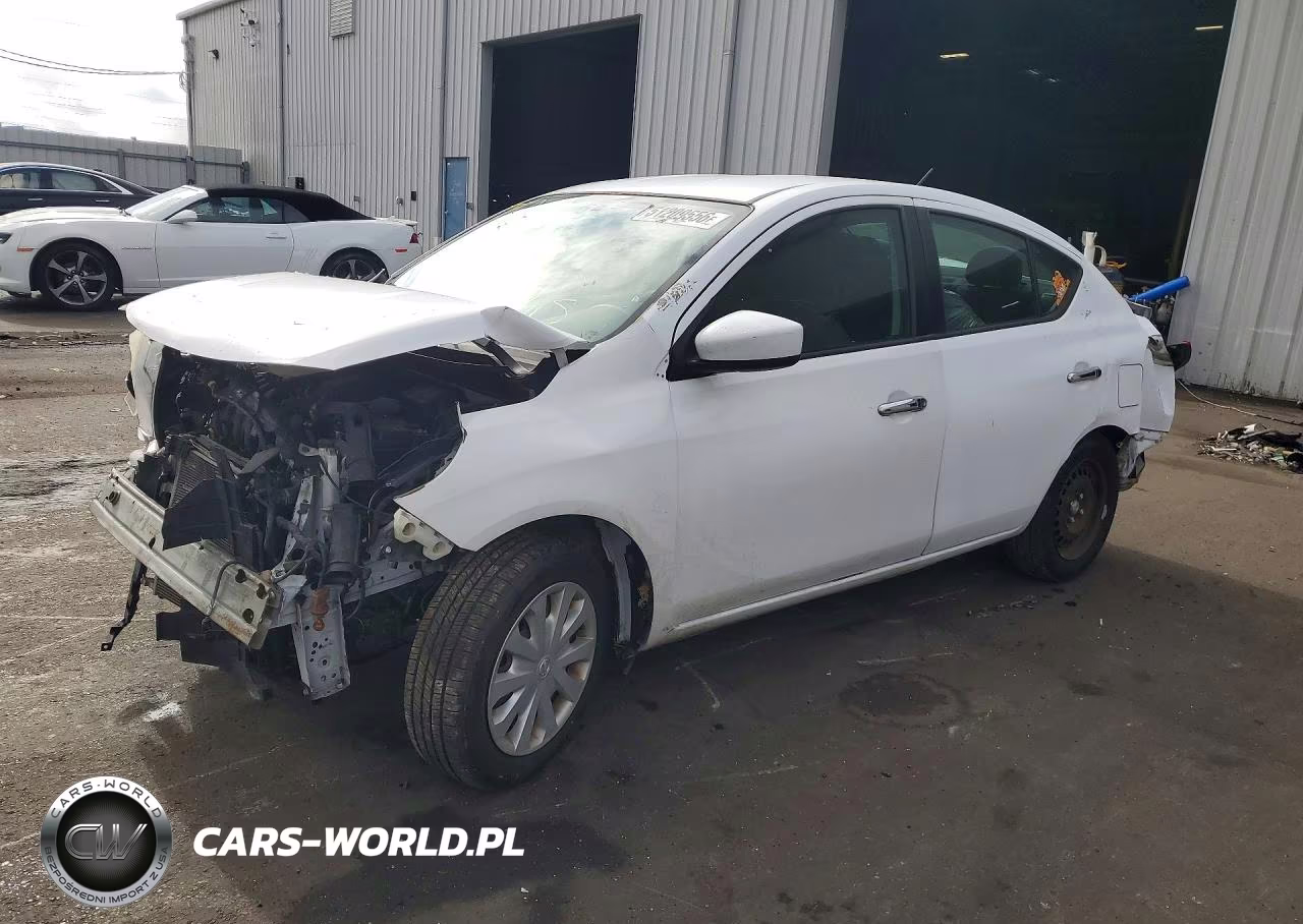 2019 Nissan Versa Sv