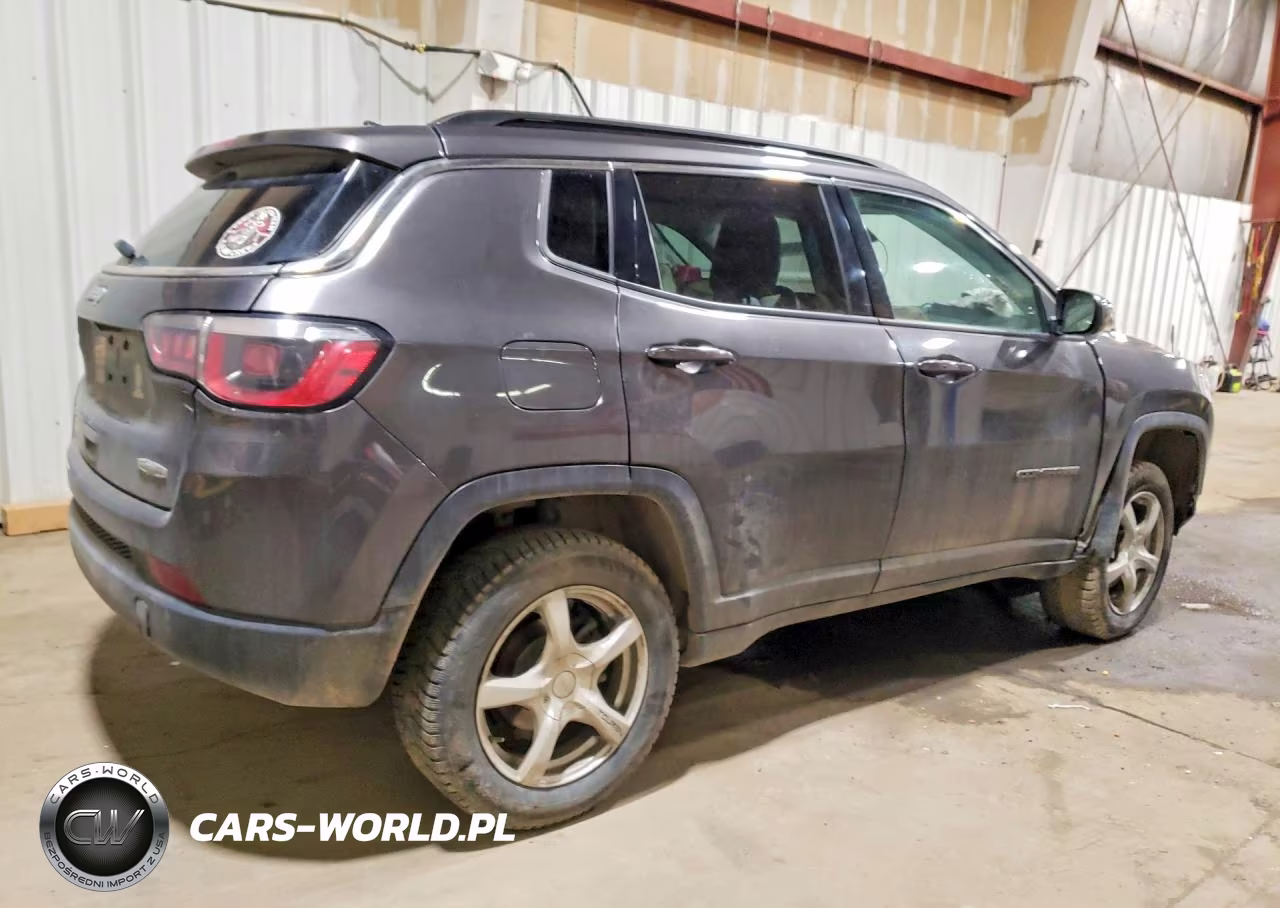 2019 Jeep Compass Latitude VIN:3C4NJDBB4KT599659 - 3