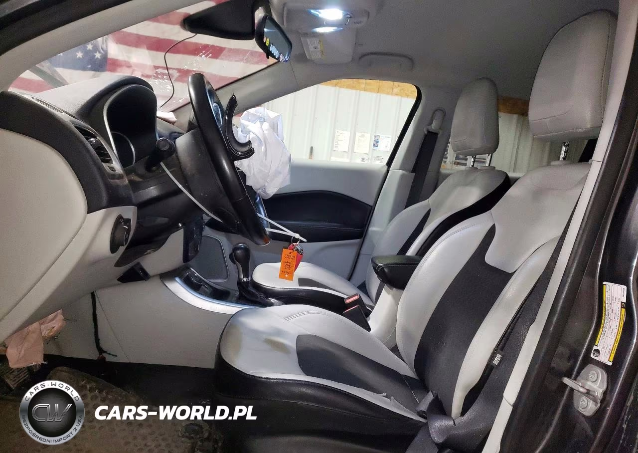 2019 Jeep Compass Latitude VIN:3C4NJDBB4KT599659 - 7