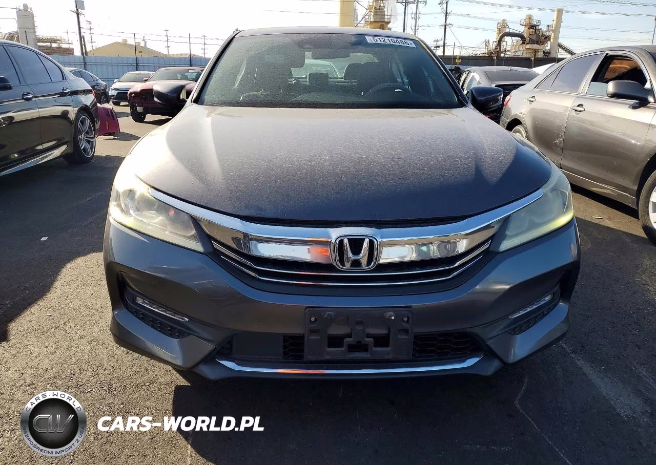 2017 Honda Accord Sport VIN:1HGCR2F67HA072038 - 5