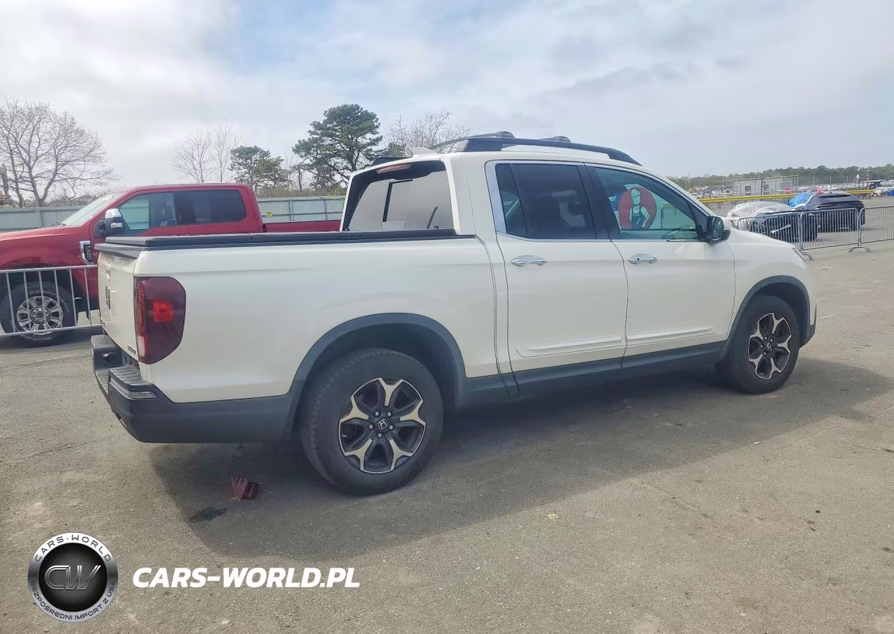2017 Honda Ridgeline Rtl VIN:5FPYK3F70HB002841 - 3