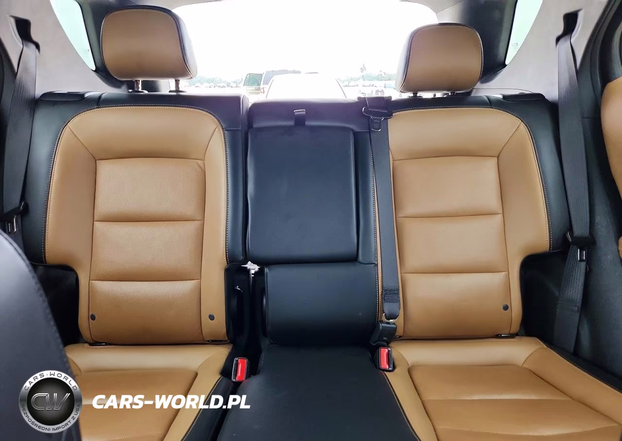 2021 Chevrolet Equinox Premier VIN:2GNAXNEV3M6141067 - 10