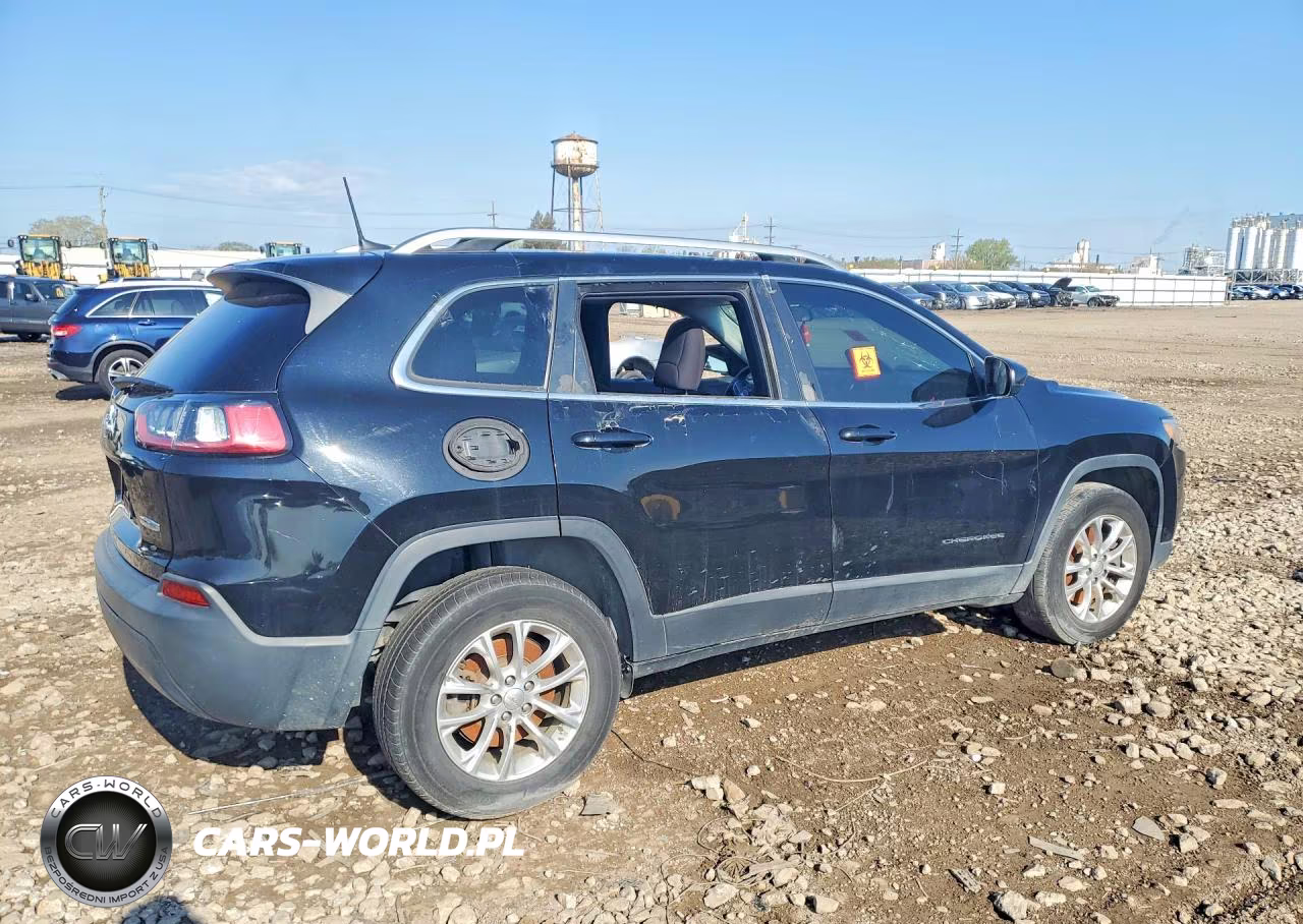 2019 Jeep Cherokee Latitude VIN:1C4PJMCB9KD283655 - 3
