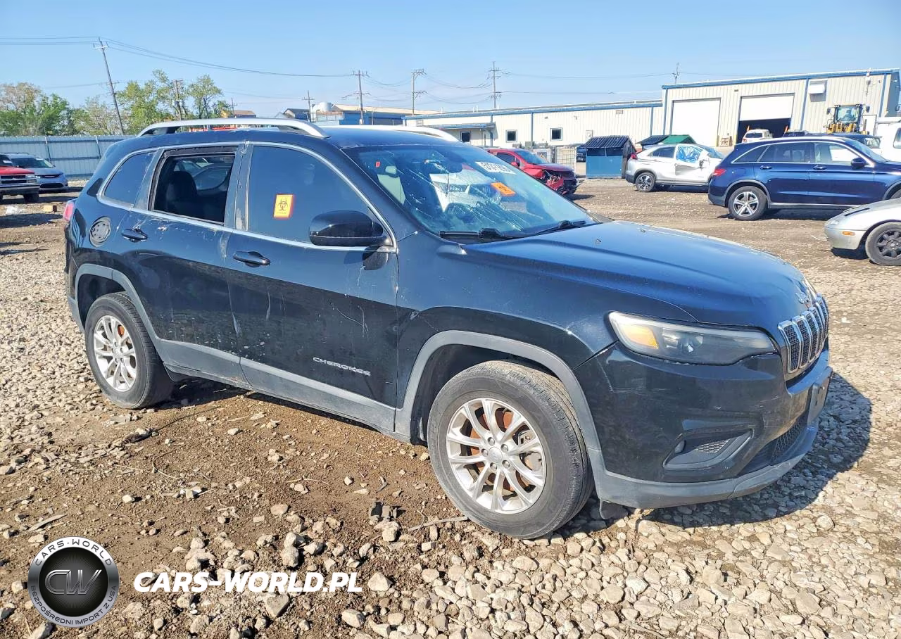 2019 Jeep Cherokee Latitude VIN:1C4PJMCB9KD283655 - 4