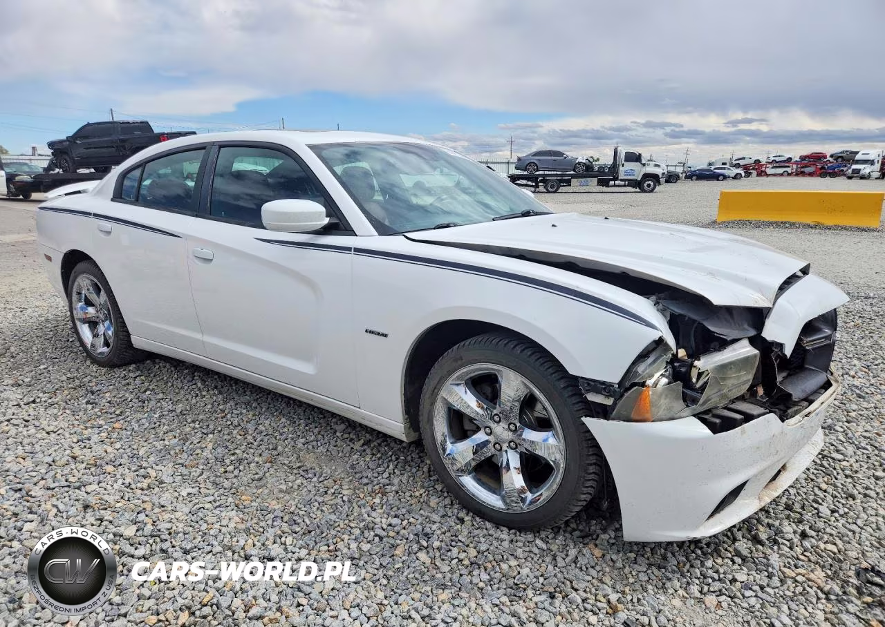 2011 Dodge Charger R VIN:2B3CL5CT0BH609824 - 4