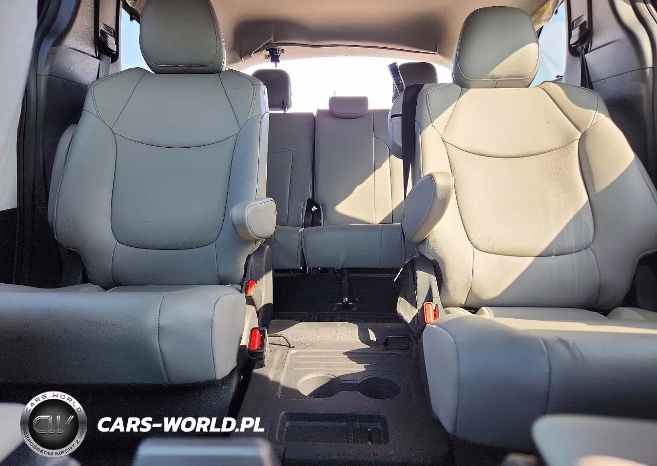 2026 Toyota Sienna Xle 8-Passenger VIN:5TDYRKEC1TS304060 - 10