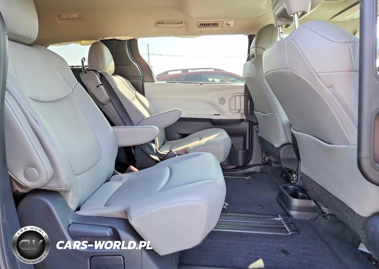2026 Toyota Sienna Xle 8-Passenger VIN:5TDYRKEC1TS304060 - 11
