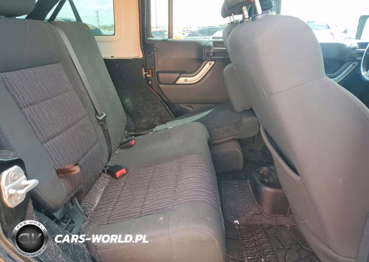 2012 Jeep Wrangler Unlimited Sahara VIN:1C4BJWEGXCL183392 - 11
