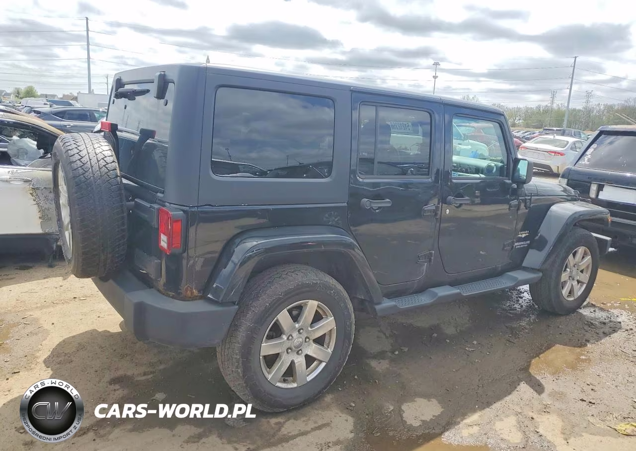 2012 Jeep Wrangler Unlimited Sahara VIN:1C4BJWEGXCL183392 - 3