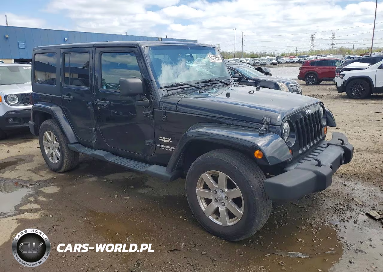 2012 Jeep Wrangler Unlimited Sahara VIN:1C4BJWEGXCL183392 - 4
