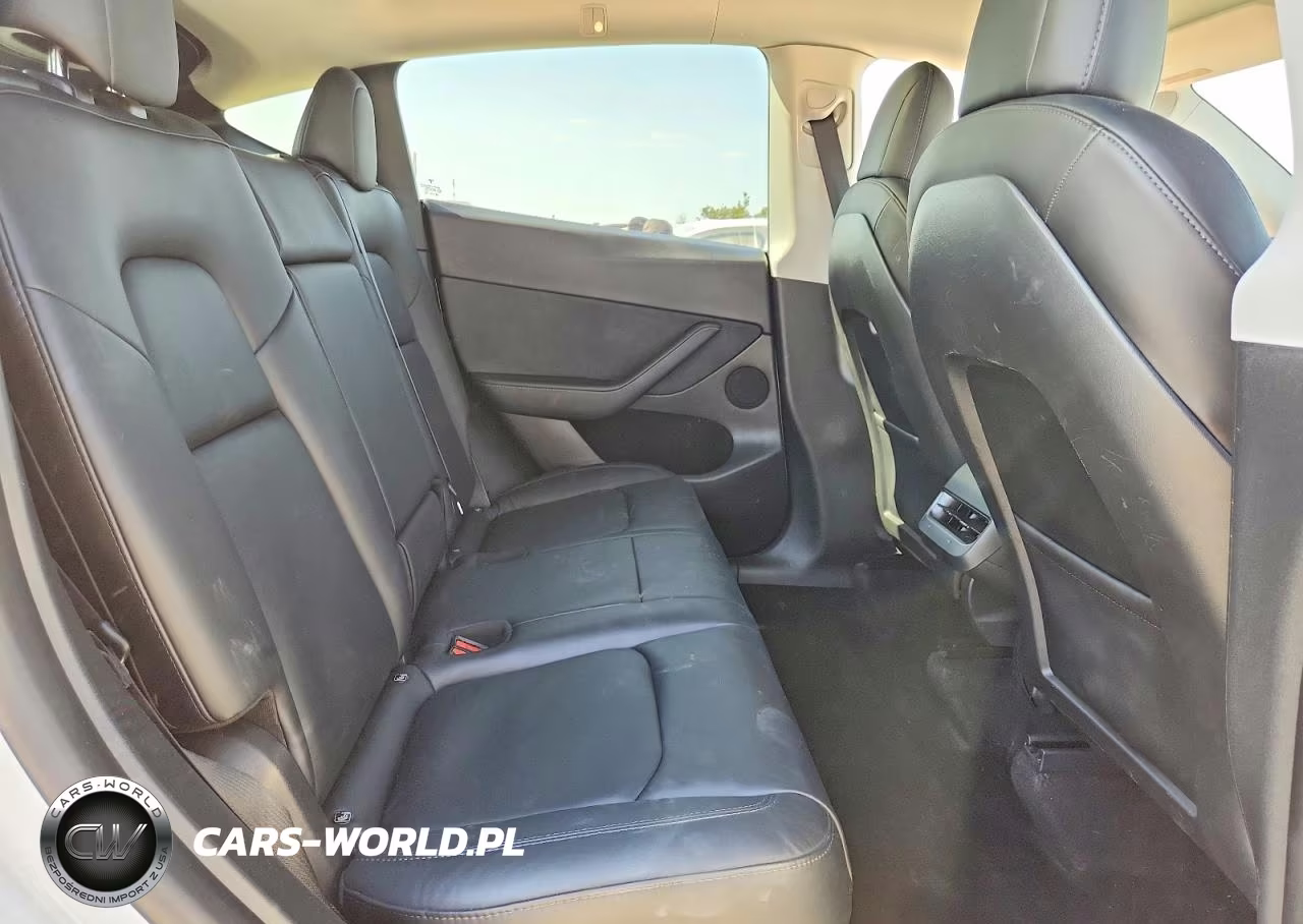 2022 Tesla Model Y VIN:7SAYGDEE3NF561282 - 10