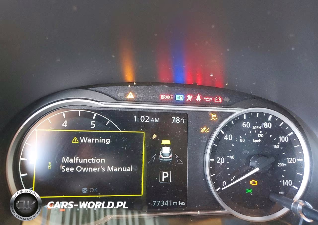 2019 Nissan Kicks Sr VIN:3N1CP5CU6KL564703 - 9