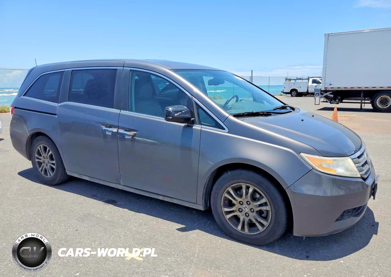 2013 Honda Odyssey Exl VIN:5FNRL5H63DB070121 - 4