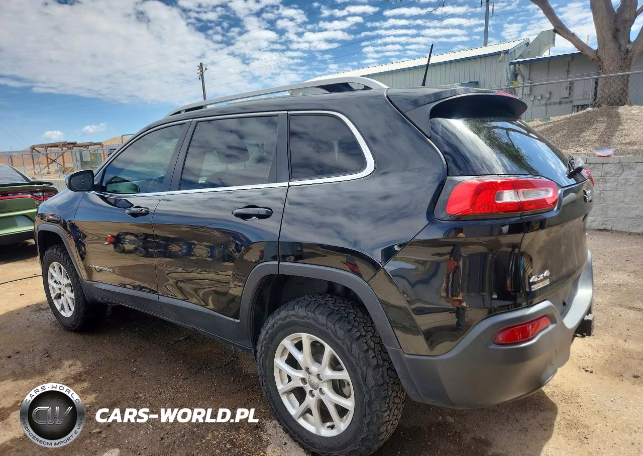 2016 Jeep Cherokee Latitude VIN:1C4PJMCB4GW228736 - 2