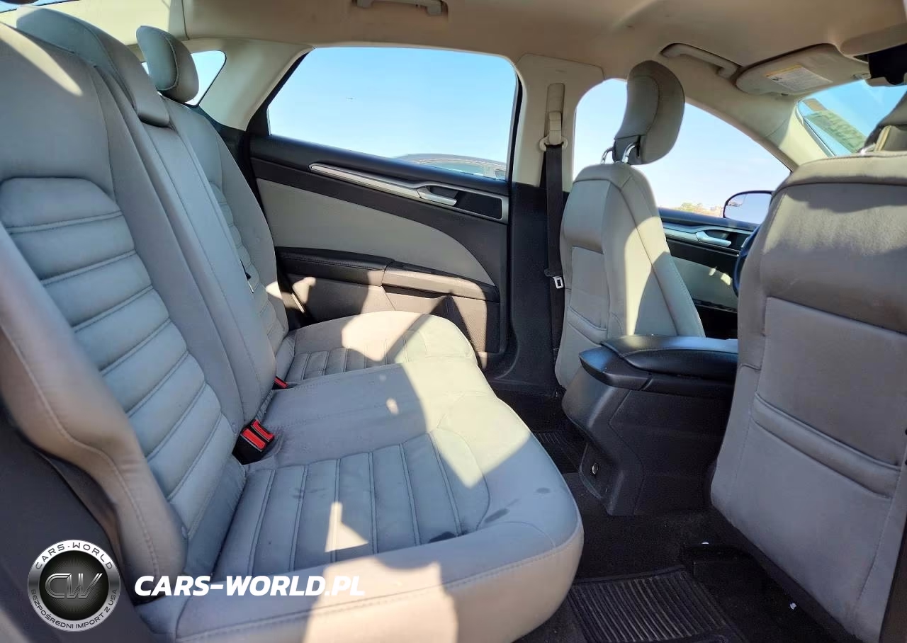 2015 Ford Fusion S VIN:3FA6P0G75FR163167 - 10
