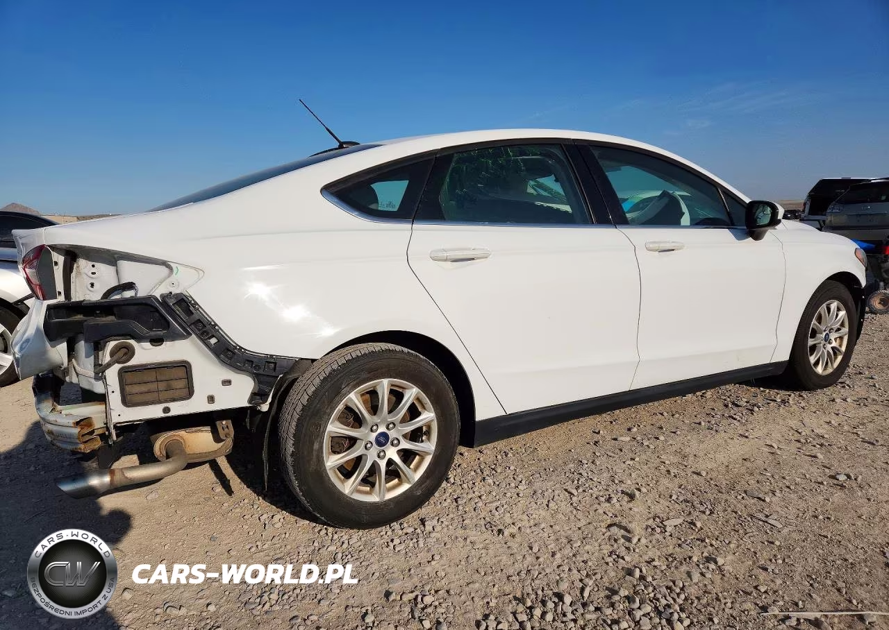 2015 Ford Fusion S VIN:3FA6P0G75FR163167 - 3