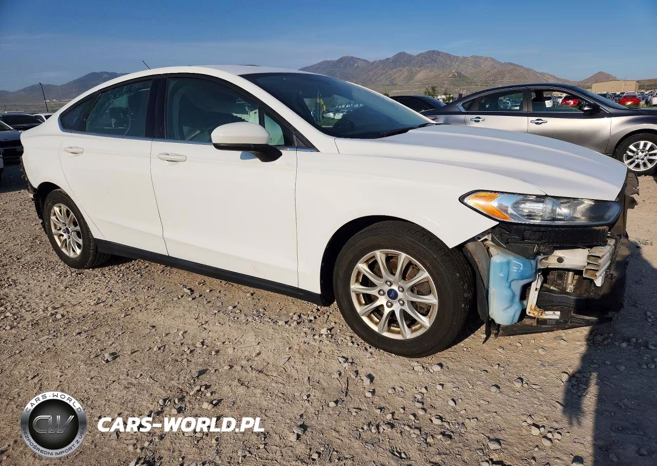 2015 Ford Fusion S VIN:3FA6P0G75FR163167 - 4