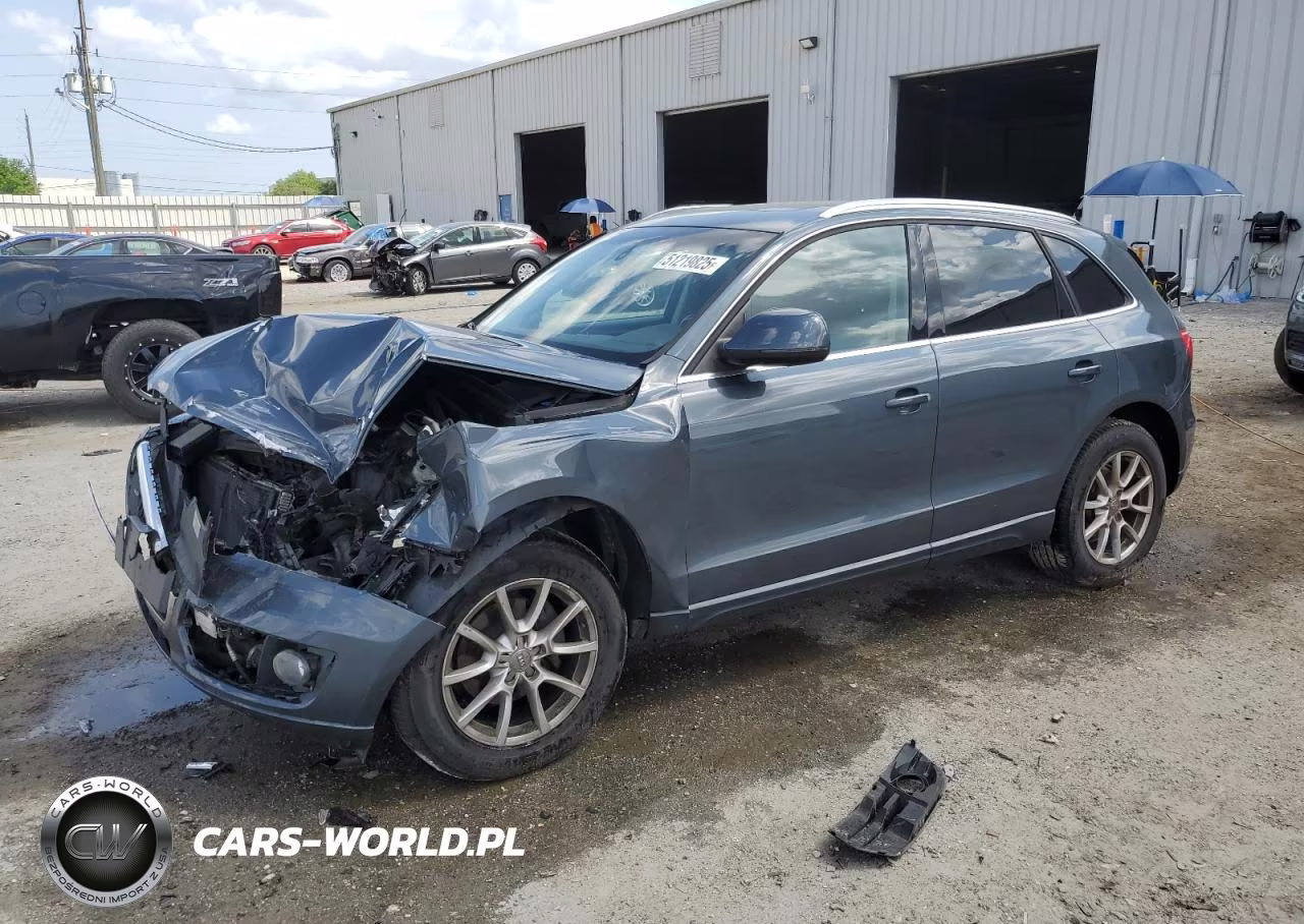 2011 Audi Q5 Premium VIN:WA1CFAFP4BA090024 - 1