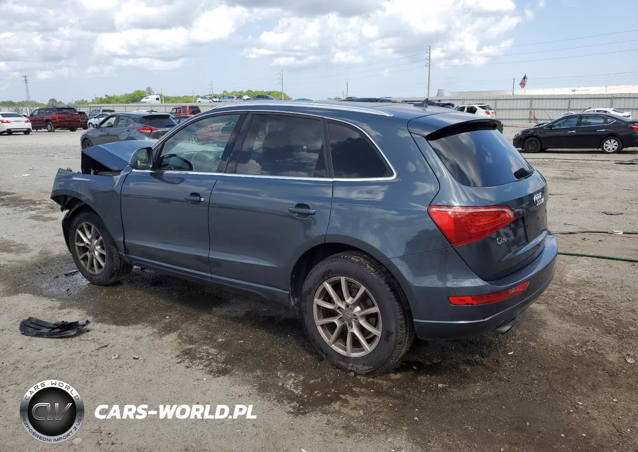 2011 Audi Q5 Premium VIN:WA1CFAFP4BA090024 - 2