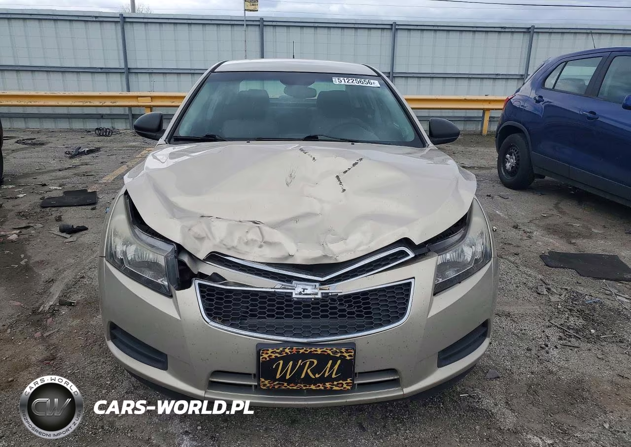 2012 Chevrolet Cruze Ls VIN:1G1PC5SH3C7258216 - 5