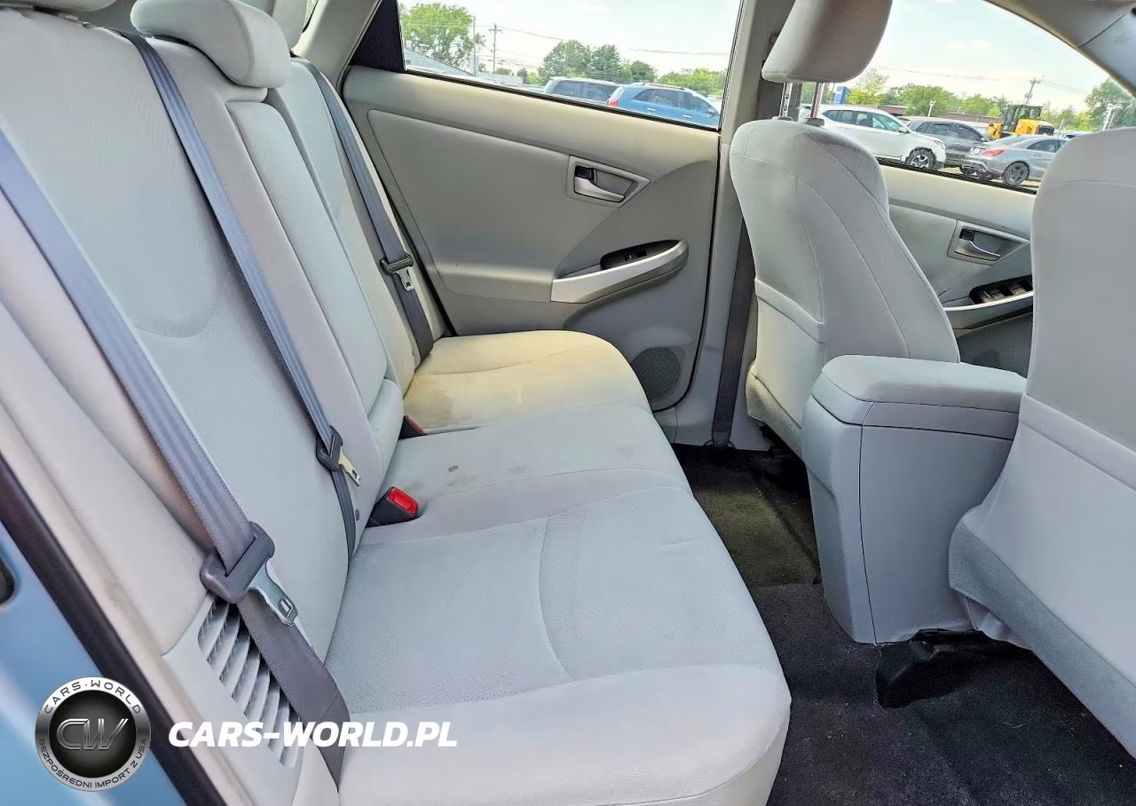 2015 Toyota Prius Two VIN:JTDKN3DU7F1906450 - 10