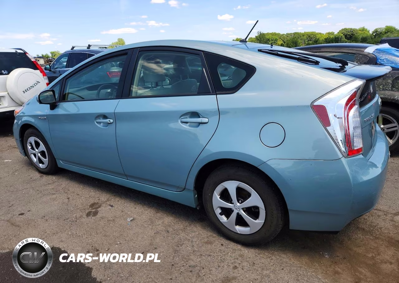 2015 Toyota Prius Two VIN:JTDKN3DU7F1906450 - 2