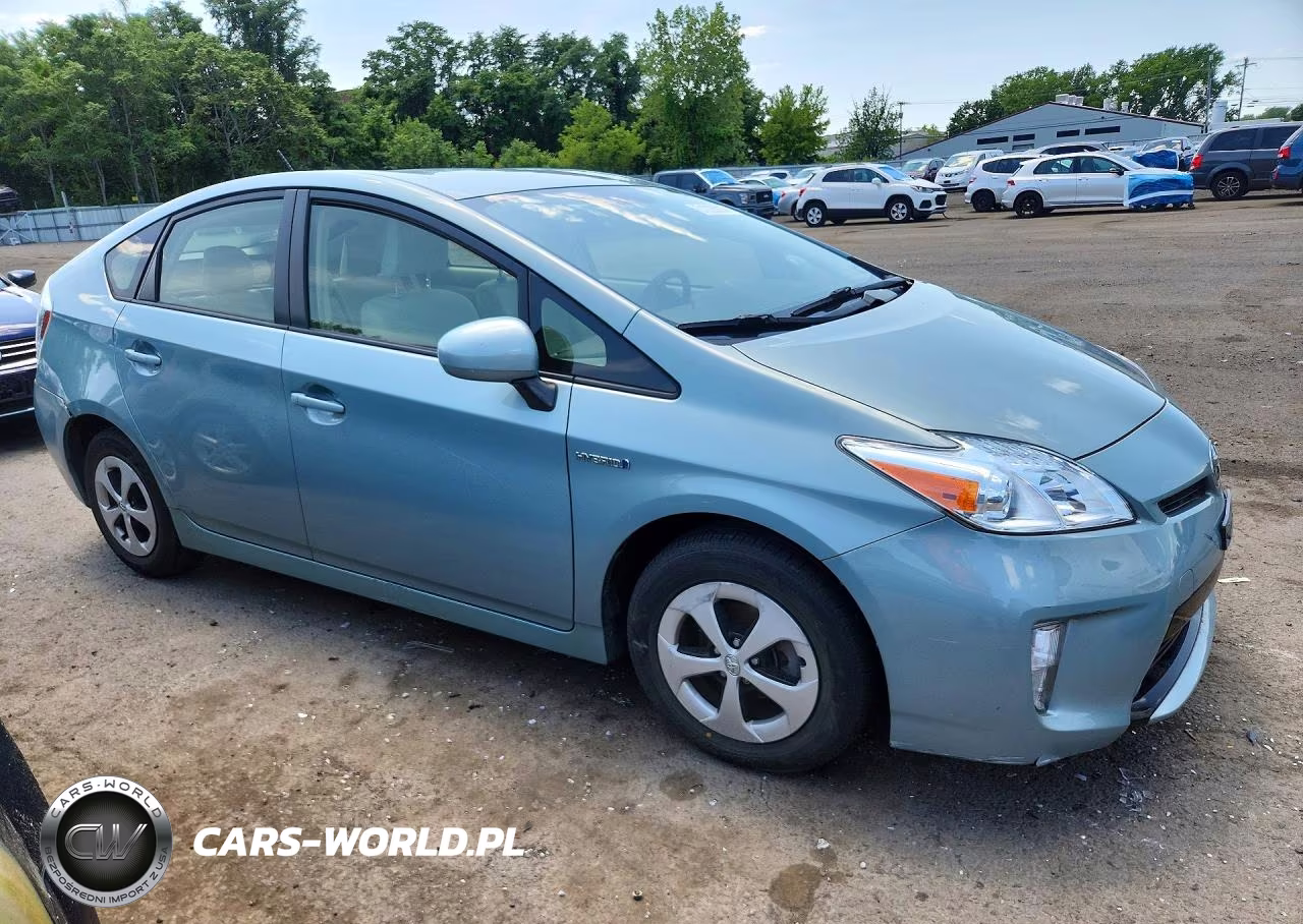 2015 Toyota Prius Two VIN:JTDKN3DU7F1906450 - 4