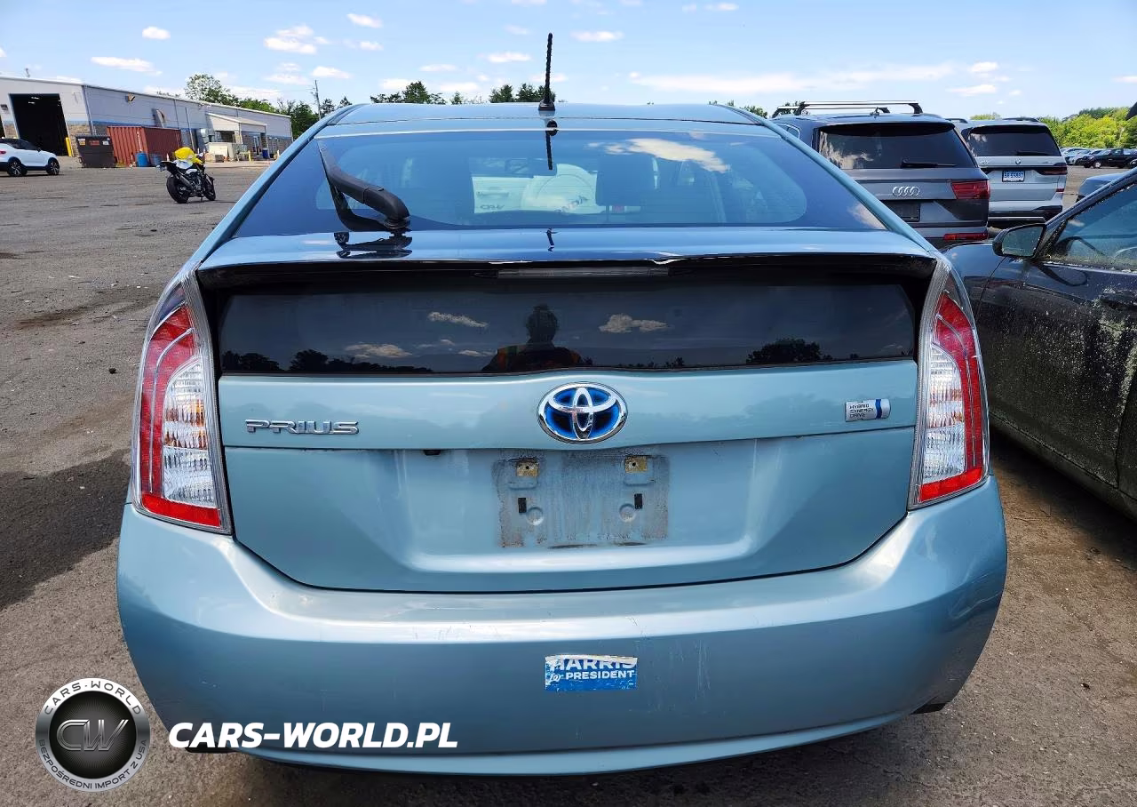 2015 Toyota Prius Two VIN:JTDKN3DU7F1906450 - 6