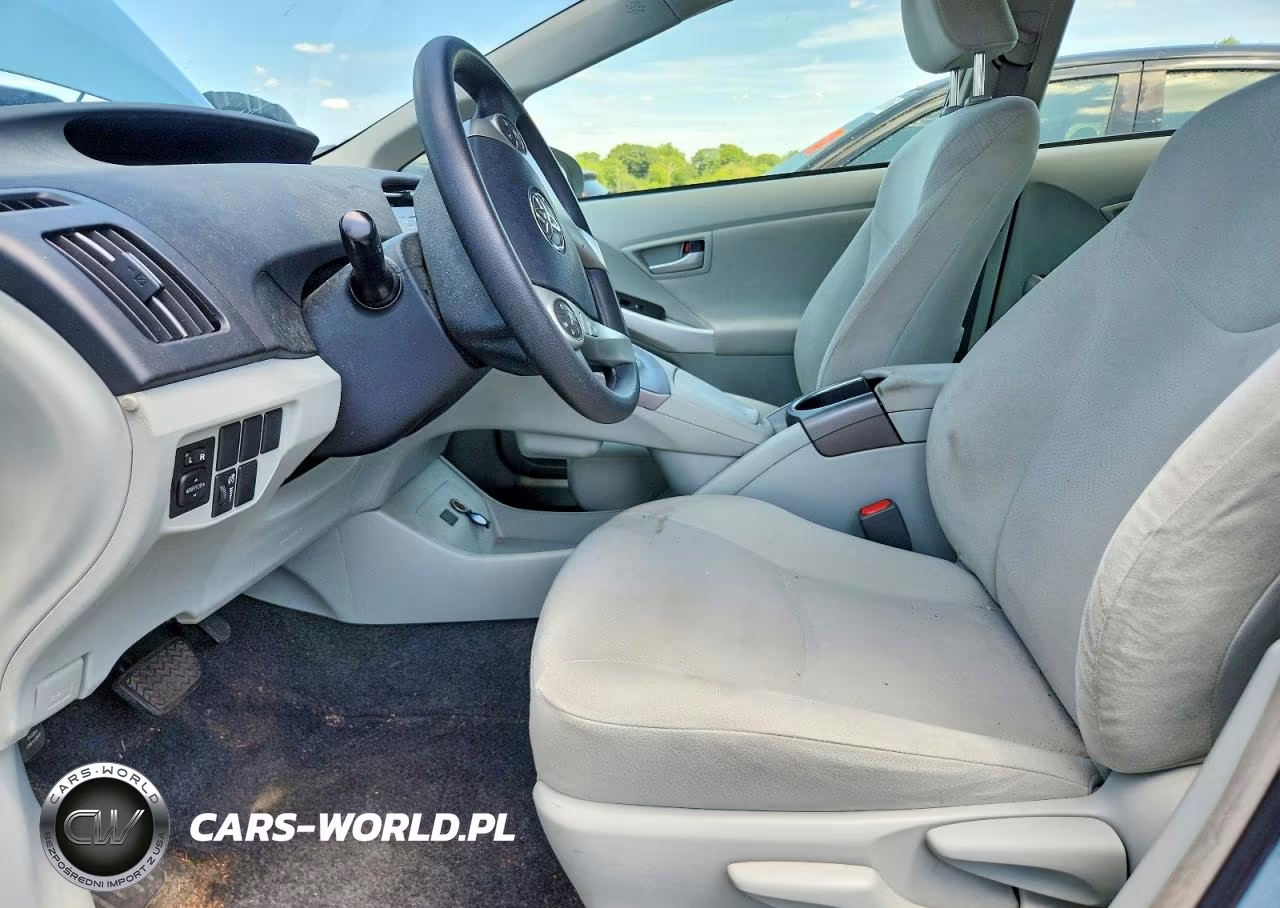 2015 Toyota Prius Two VIN:JTDKN3DU7F1906450 - 7