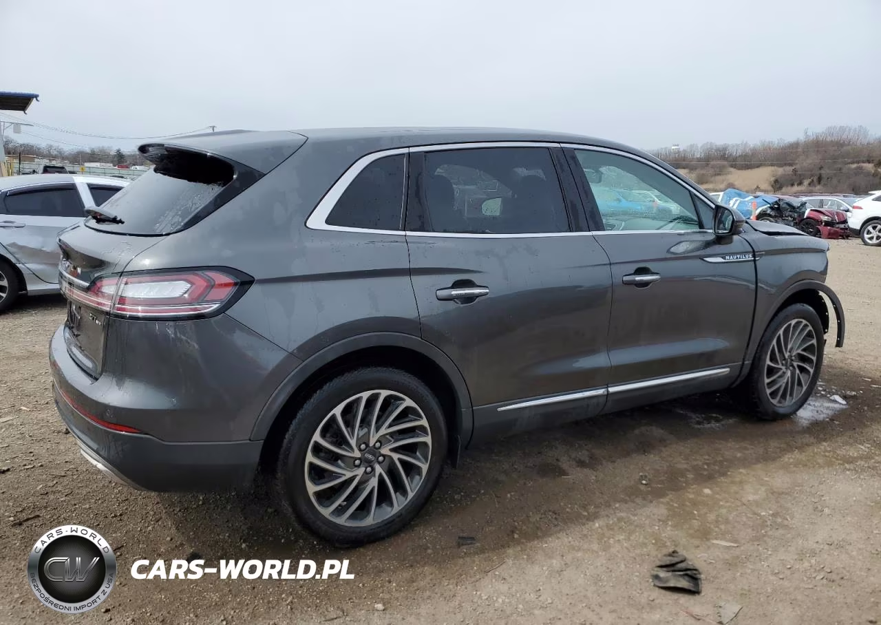 2019 Lincoln Nautilus Reserve VIN:2LMPJ8LP3KBL14603 - 3