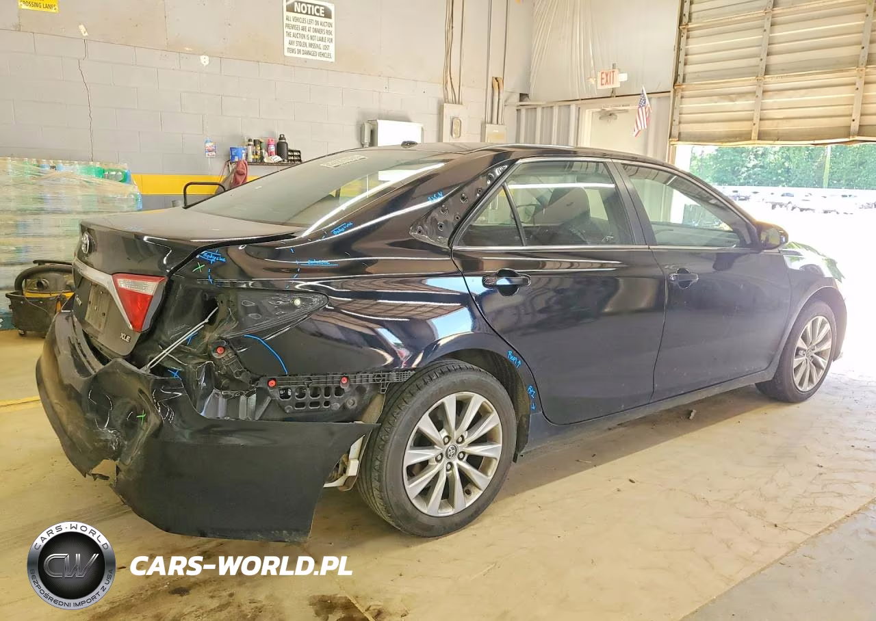 2016 Toyota Camry Xle VIN:4T1BF1FK3GU504627 - 3