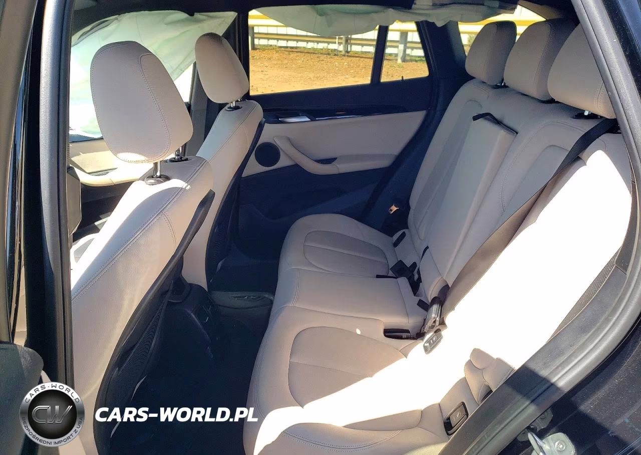 2018 BMW X1 xDrive28I VIN:WBXHT3C38J5L26945 - 11