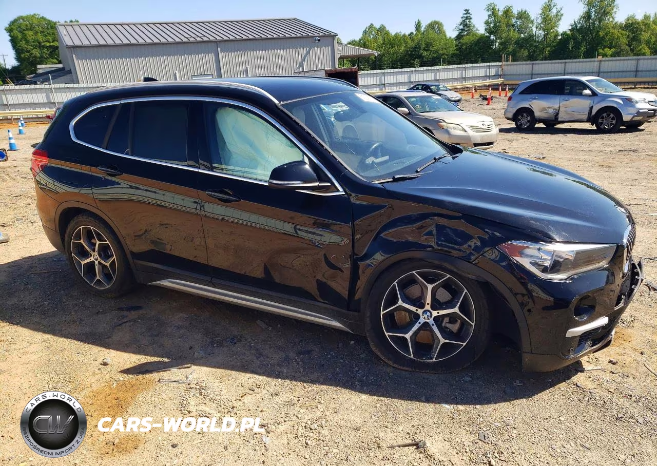 2018 BMW X1 xDrive28I VIN:WBXHT3C38J5L26945 - 4