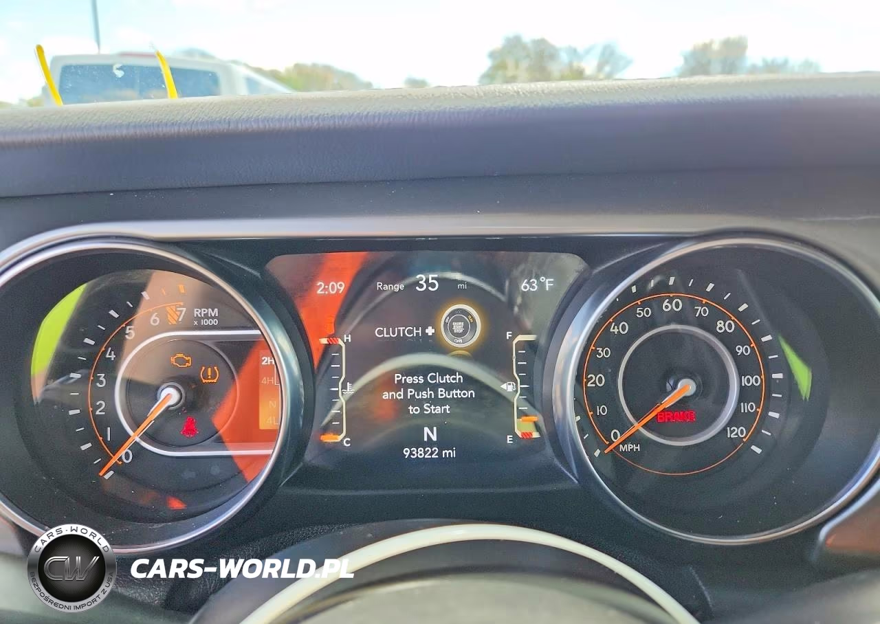 2021 Jeep Wrangler Unlimited Sahara VIN:1C4HJXEG6MW535867 - 9