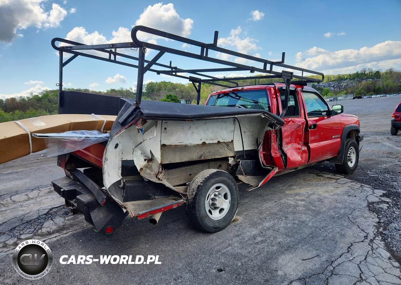 2007 Chevrolet Silverado C2500 Heavy Duty VIN:1GBHC29U07E110639 - 3