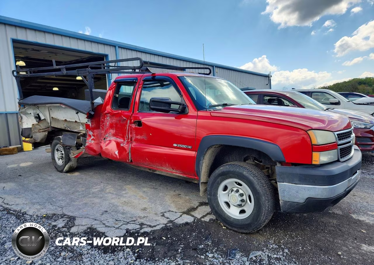 2007 Chevrolet Silverado C2500 Heavy Duty VIN:1GBHC29U07E110639 - 4