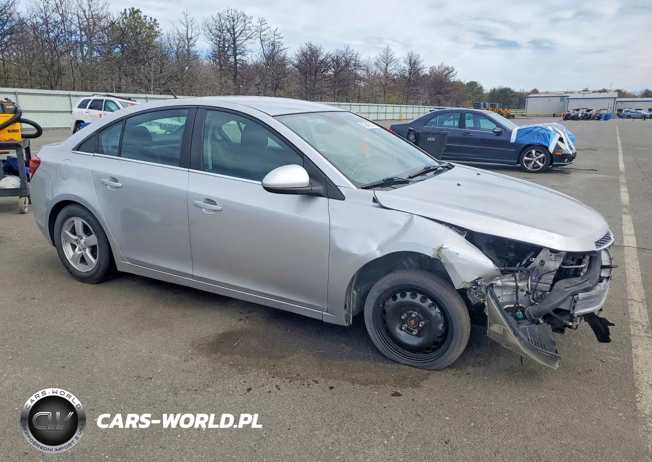 2013 Chevrolet Cruz VIN:1G1PC5SB8D7124363 - 4
