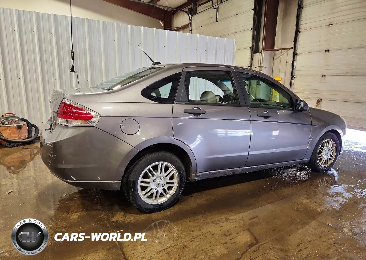2009 Ford Focus Se VIN:1FAHP35N99W145588 - 3
