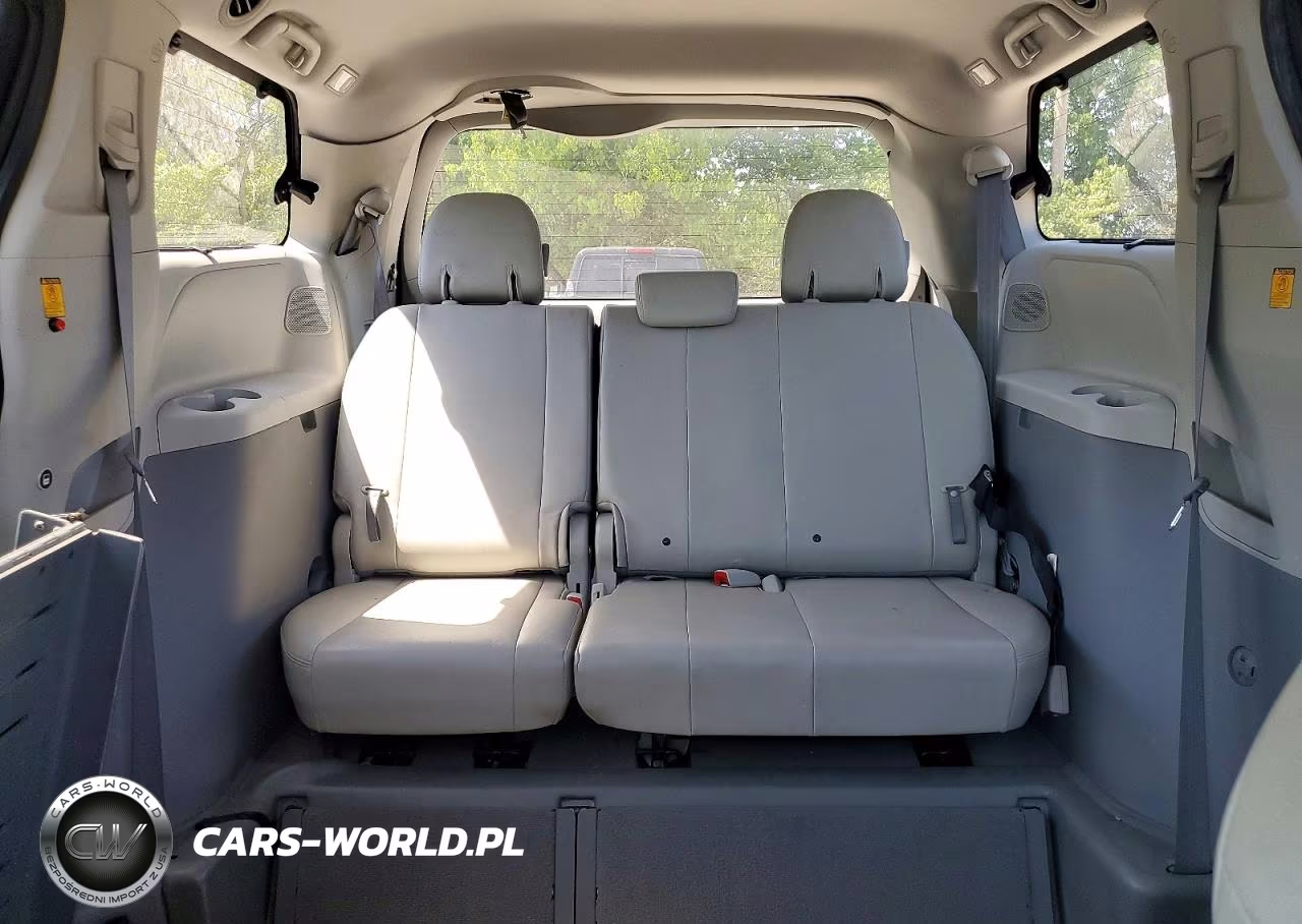 TOYOTA SIENNA XLE VIN:5TDYK3DCXBS104773 - 10
