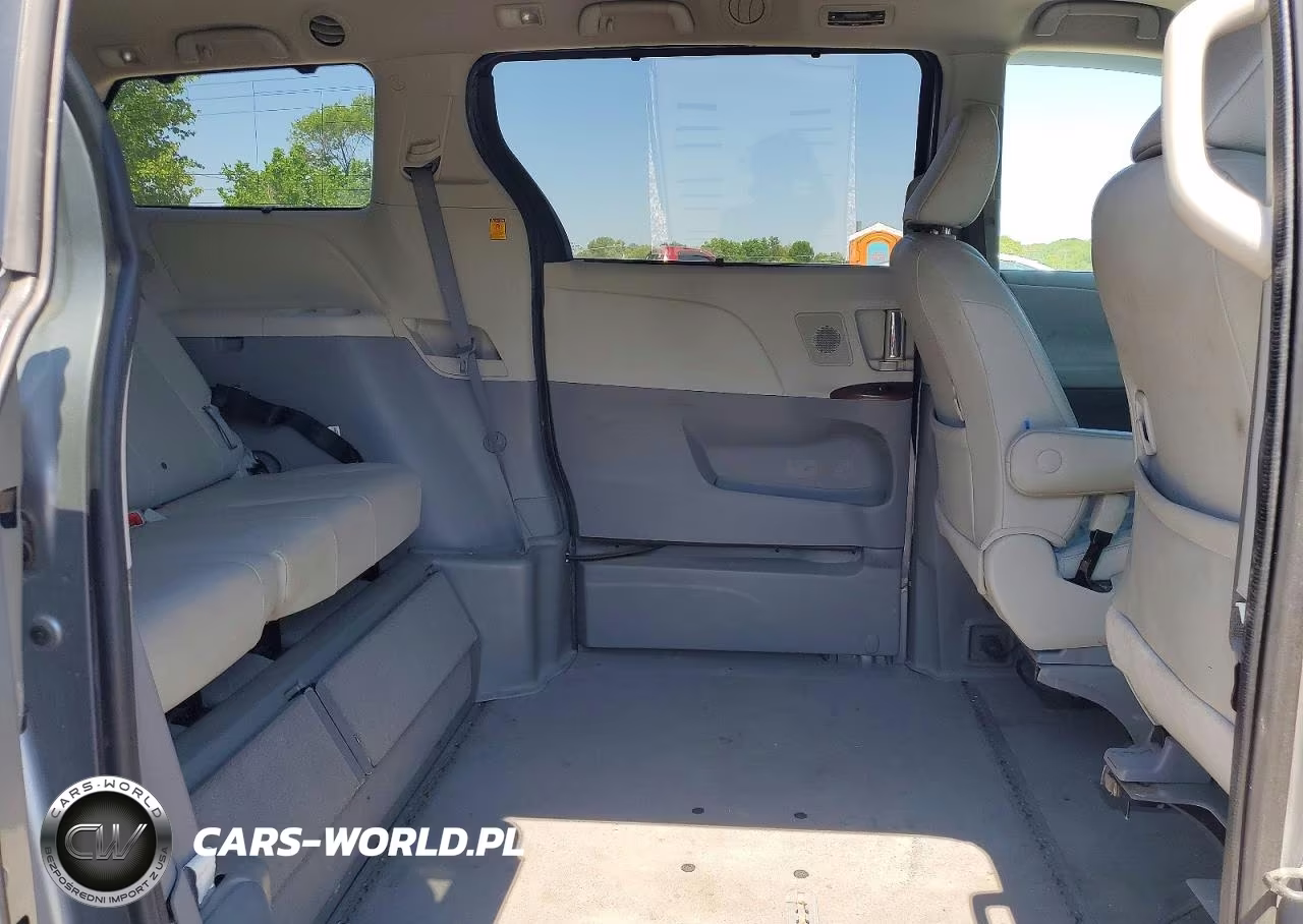 TOYOTA SIENNA XLE VIN:5TDYK3DCXBS104773 - 11