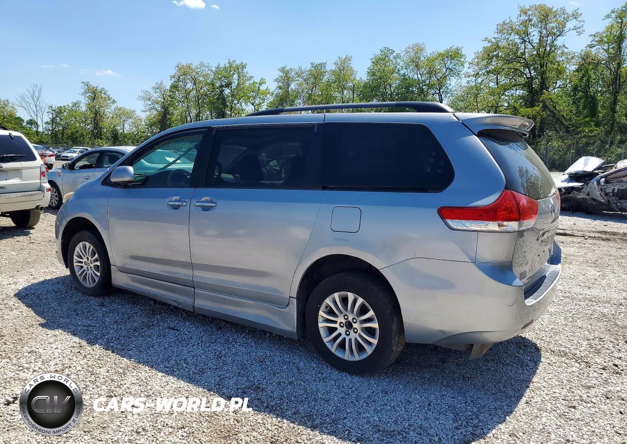 TOYOTA SIENNA XLE VIN:5TDYK3DCXBS104773 - 2