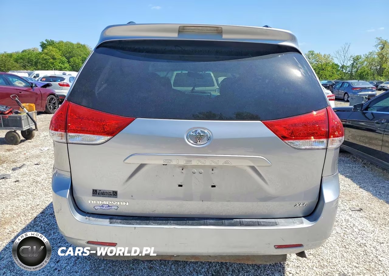 TOYOTA SIENNA XLE VIN:5TDYK3DCXBS104773 - 6