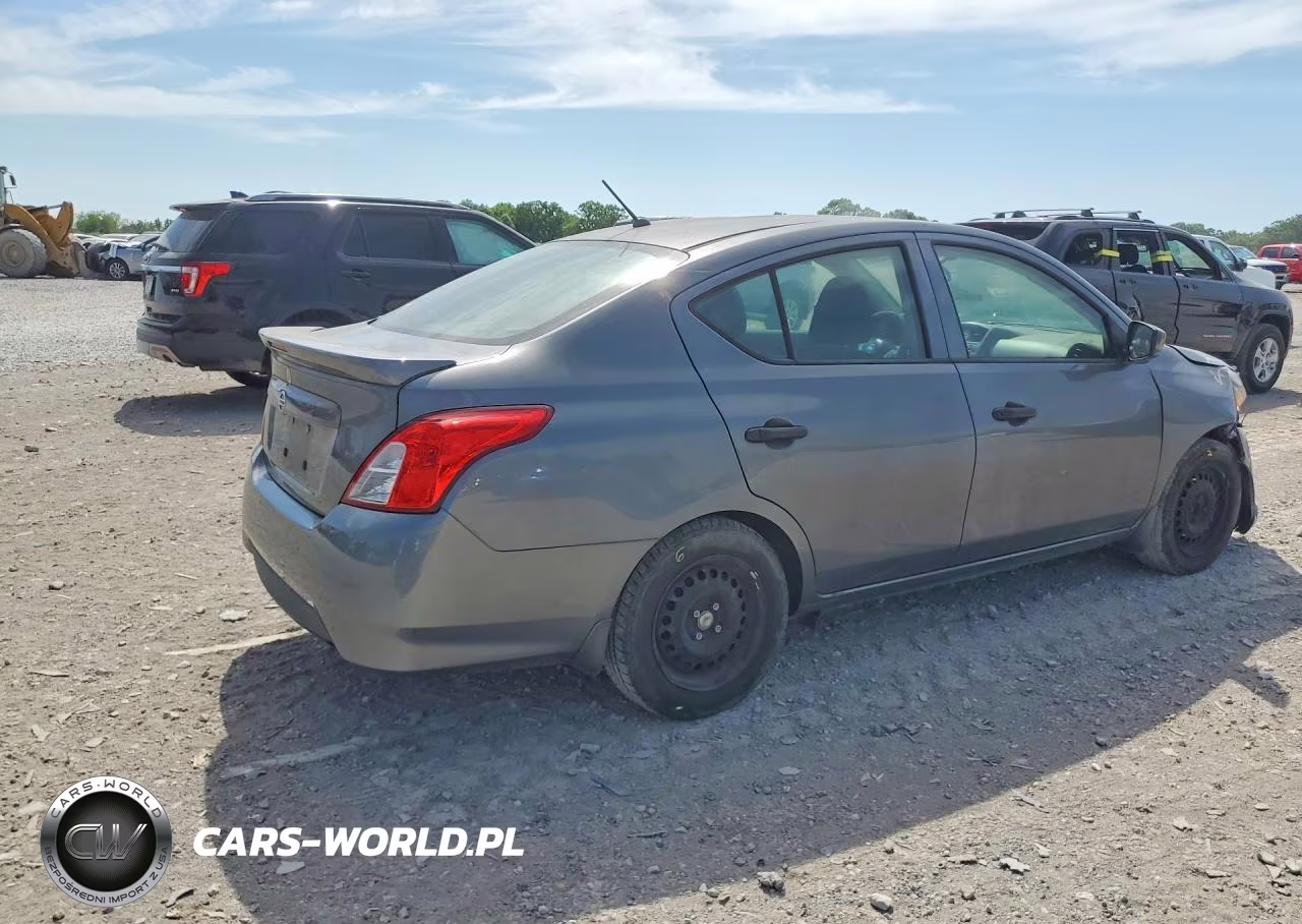 2018 Nissan Versa S Plus VIN:3N1CN7AP6JL832985 - 3